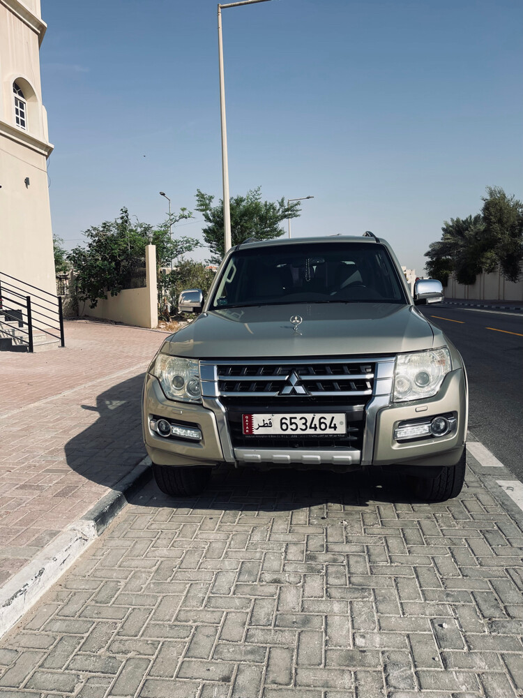 Mitsubishi Pajero 3.8 excellent car - 1