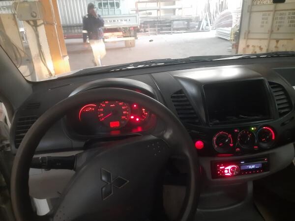 2014 Mitsubishi L200 Pickup - 5