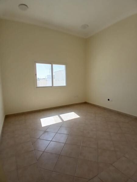 للبيع عمارة سكنية في أم غويلينا - 4