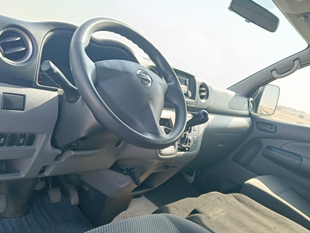 Nissan urvan high roof 2021 - 9