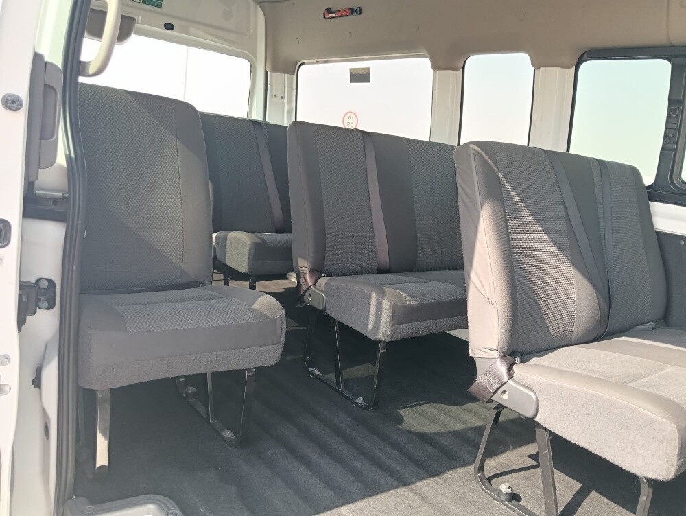 Nissan urvan high roof 2021 - 8