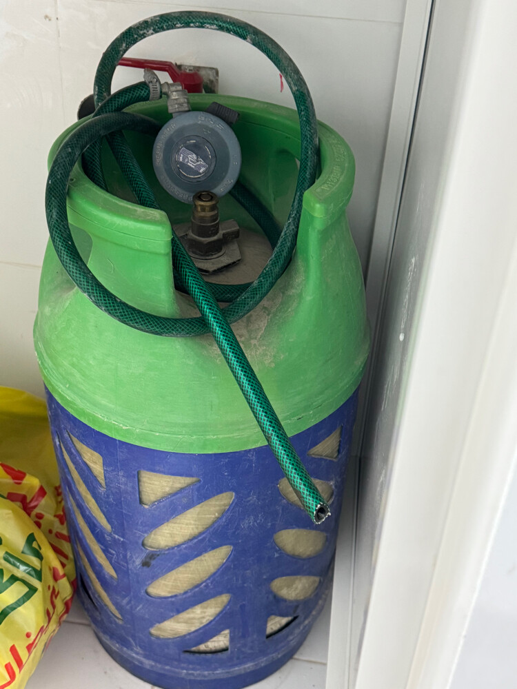 gas cylinder, regulator and pipe - 1