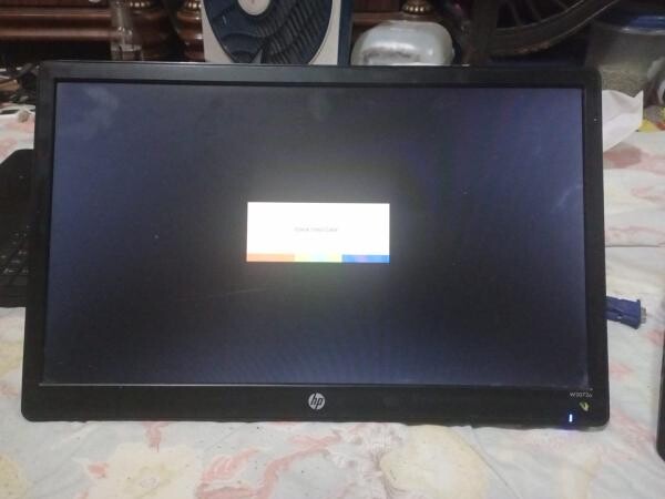 HP W2072a 20-inch MONITOR - 1
