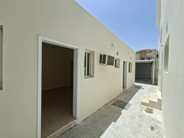 4BR VILLA + & LAUNDRY -ALHILAL - 10
