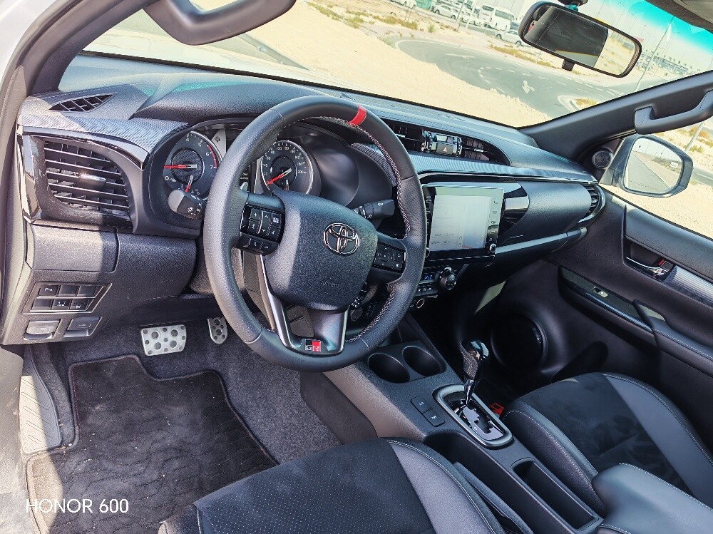 Hilux GR Sport - 10