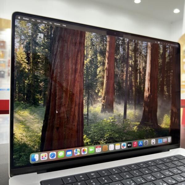 MacBook Pro 16 A2485 Only 3,100 - 3