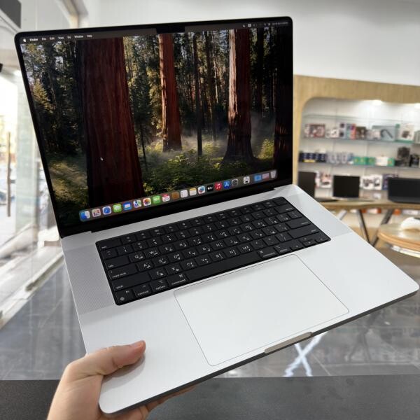 MacBook Pro 16 A2485 Only 3,100 - 4