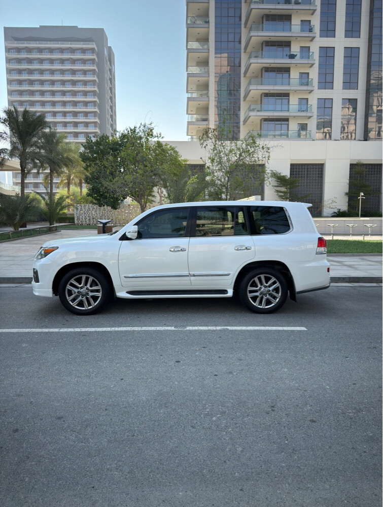 2014 lexus LX570  - 5