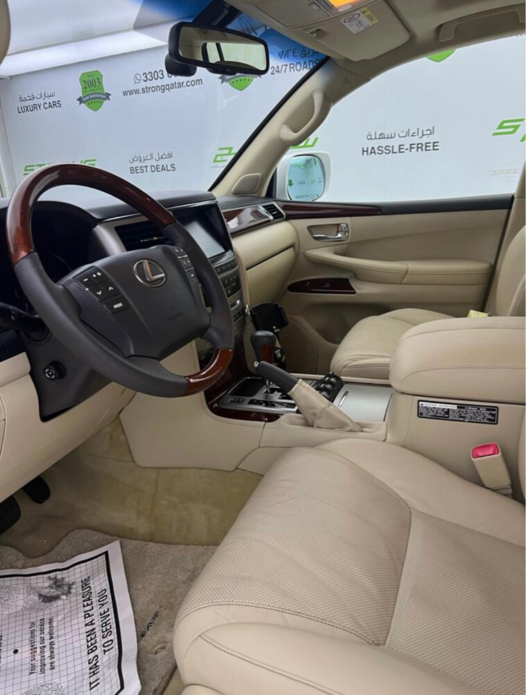 2014 lexus LX570  - 12