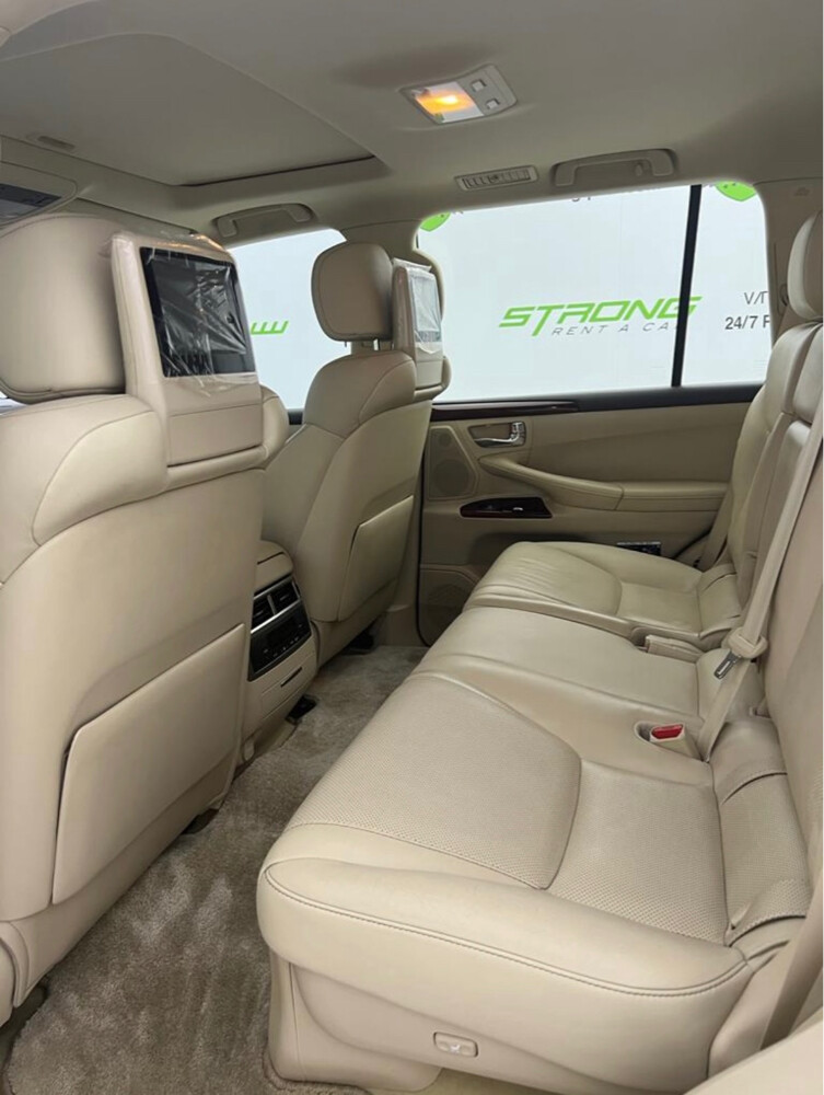 2014 lexus LX570  - 11
