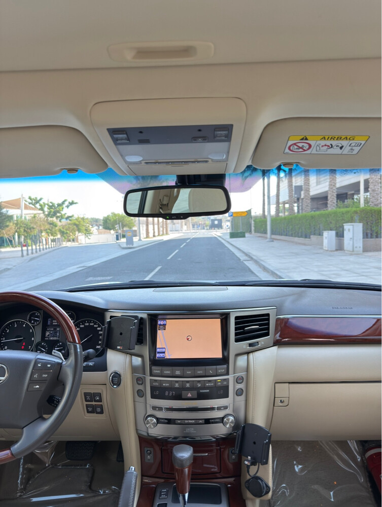 2014 lexus LX570  - 7