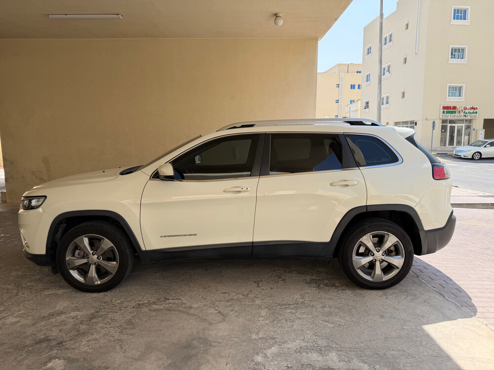 jeep Cherokee for sale - 1