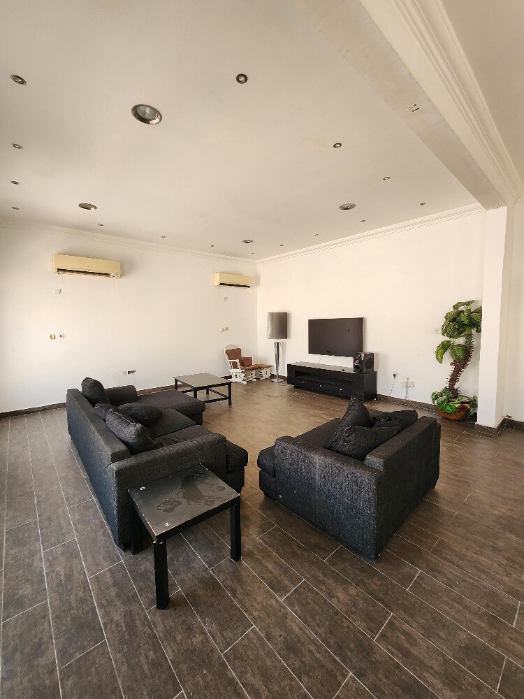 Half-villa for rent - 4