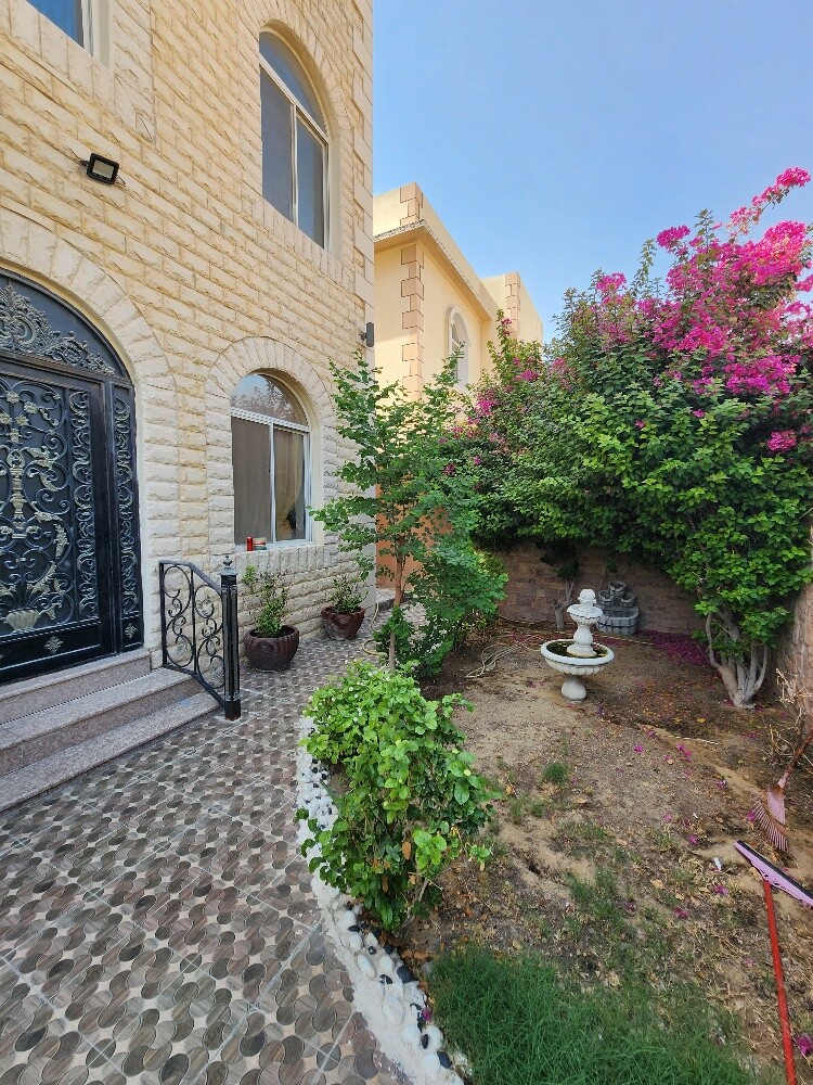 Half-villa for rent - 1