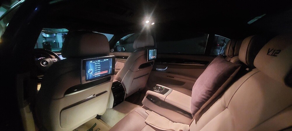 BMW 760Li, M Package, 6.0L,V12 - 5