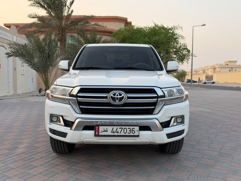 Toyota Land Cruiser GXR - 2