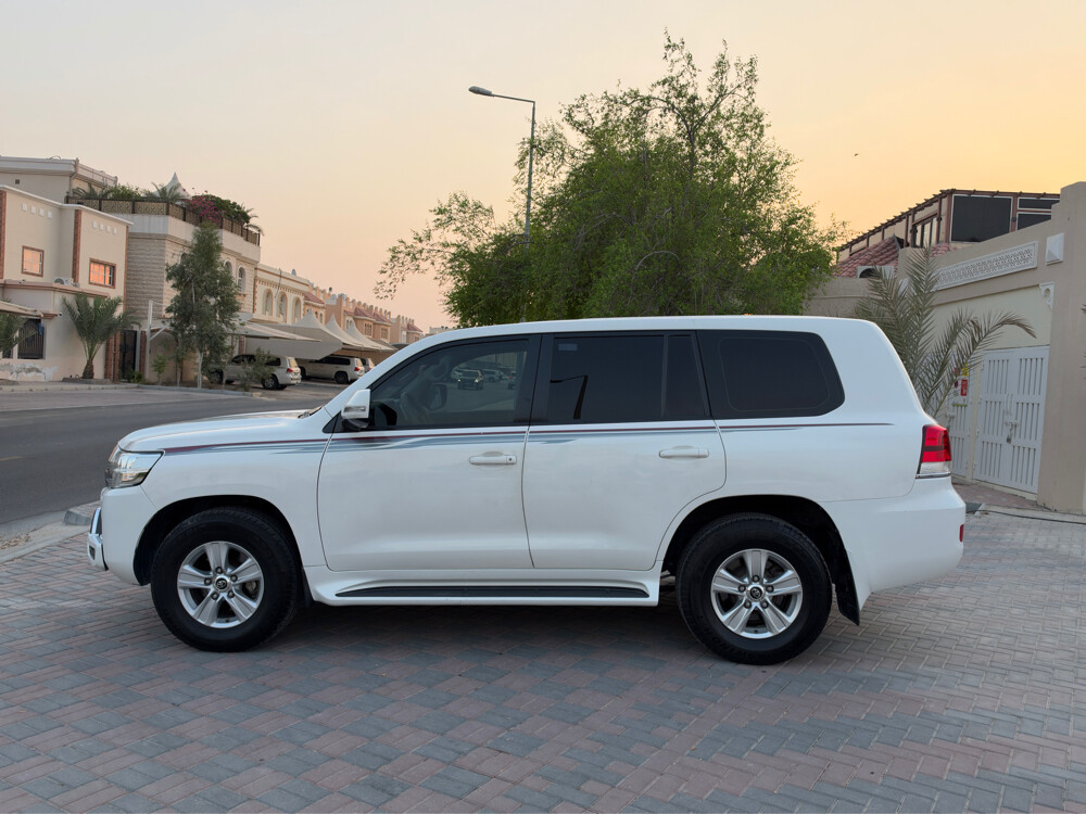 Toyota Land Cruiser GXR - 9