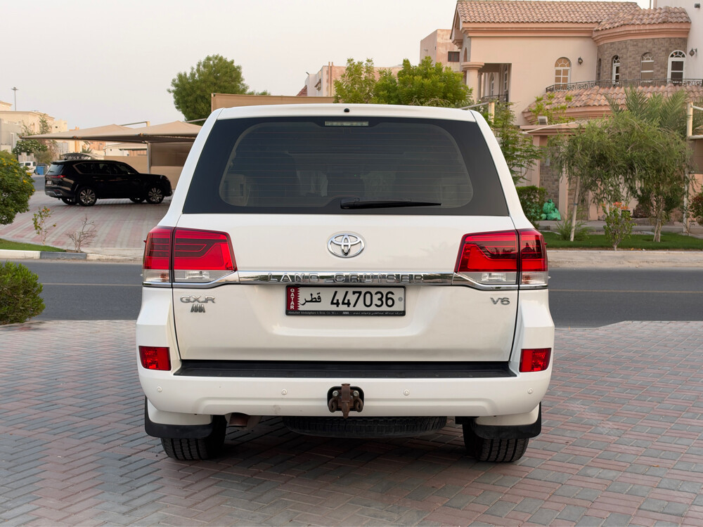Toyota Land Cruiser GXR - 8
