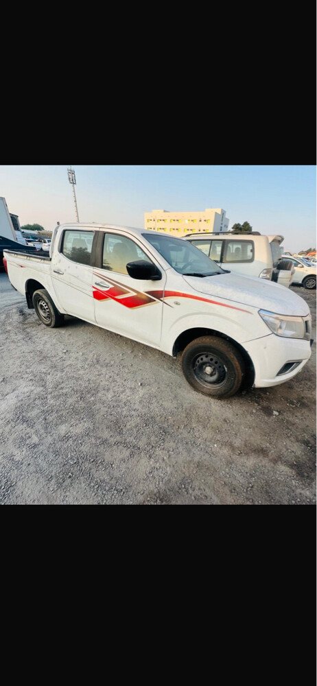 نيسان نافارا - 1