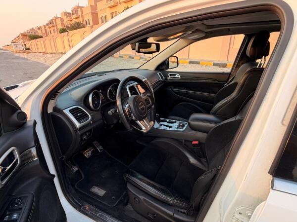 Jeep Grand Cherokee SRT-8 - 6