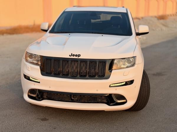 Jeep Grand Cherokee SRT-8 - 1