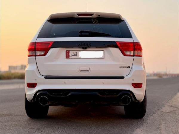 Jeep Grand Cherokee SRT-8 - 4