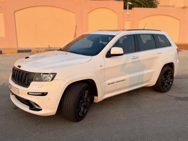 Jeep Grand Cherokee SRT-8 - 5