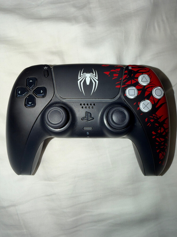 PS5 1TB MARVEL EDITION  - 5