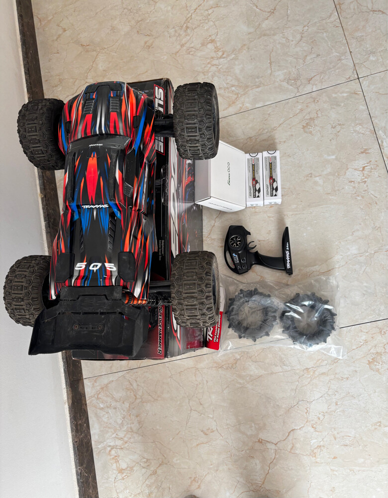 Traxxas Sledge 4WD – Belted Tires - 5