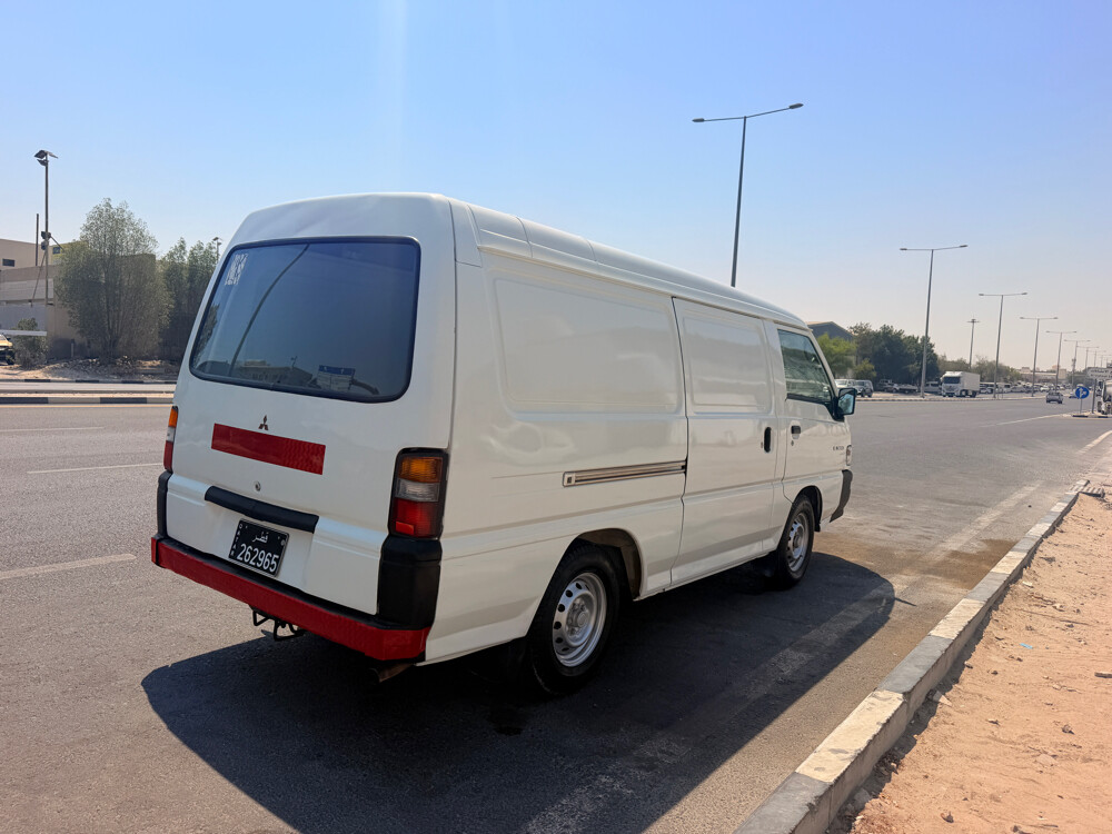 Mistubishi van - 1