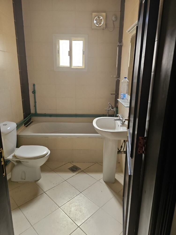 فلا سكنيه للإيجار في الخيسه - 6