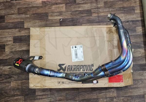 Akrapovi Exhaust GP Full Titanium - 4