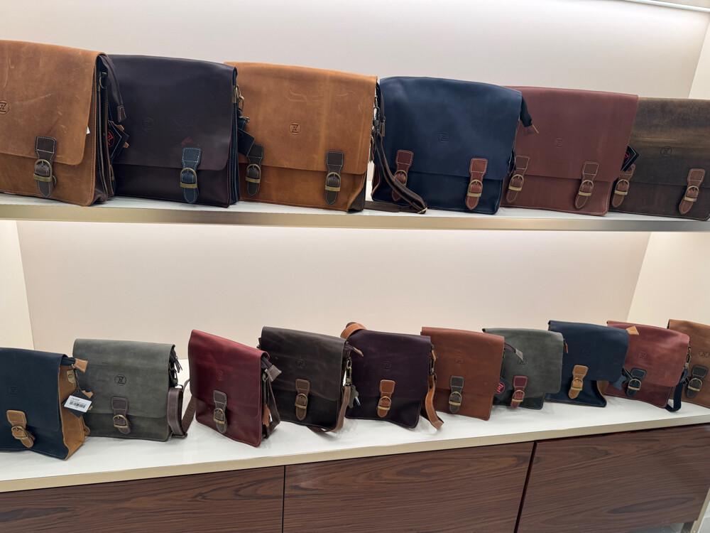 original leather ZAA messenger bags - 3