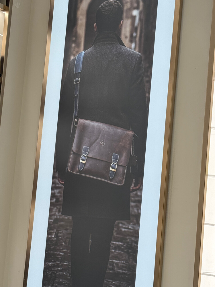 original leather ZAA messenger bags - 2