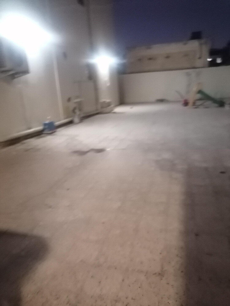 للبيع فيلا في نعيجة ارض تجارية - 2