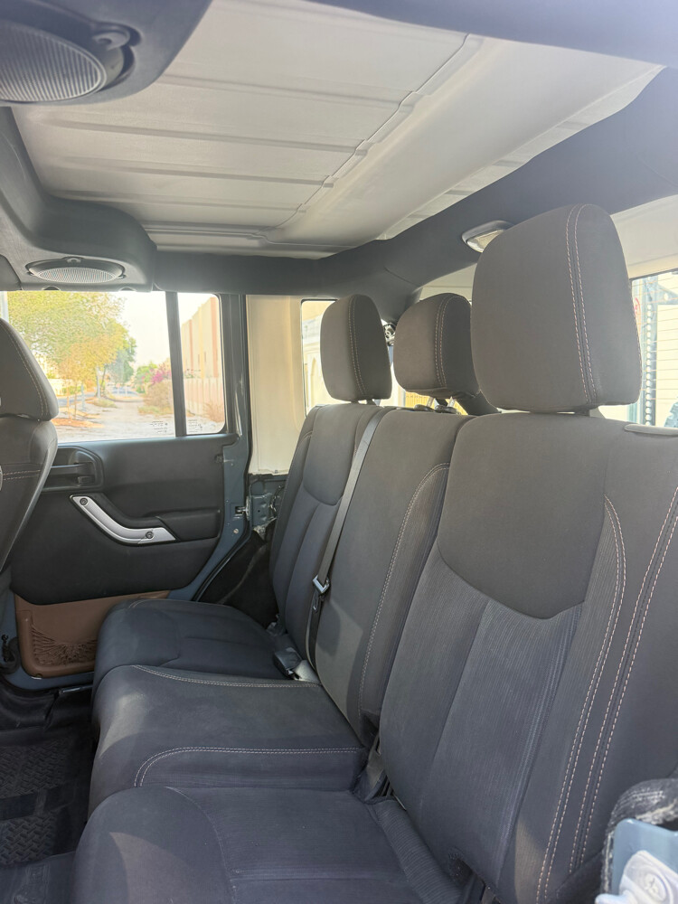jeep wrangler sahara - 9