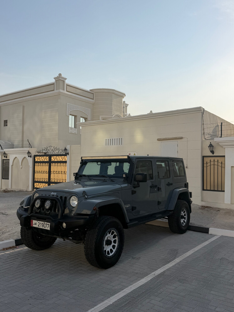 jeep wrangler sahara - 1