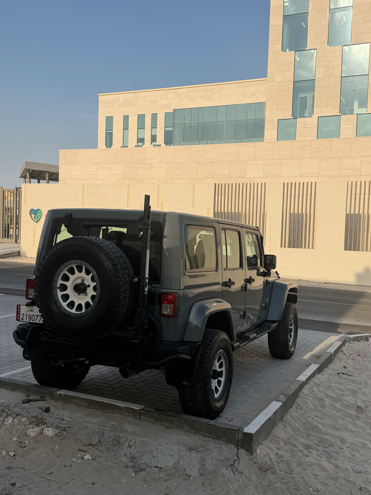 jeep wrangler sahara - 7