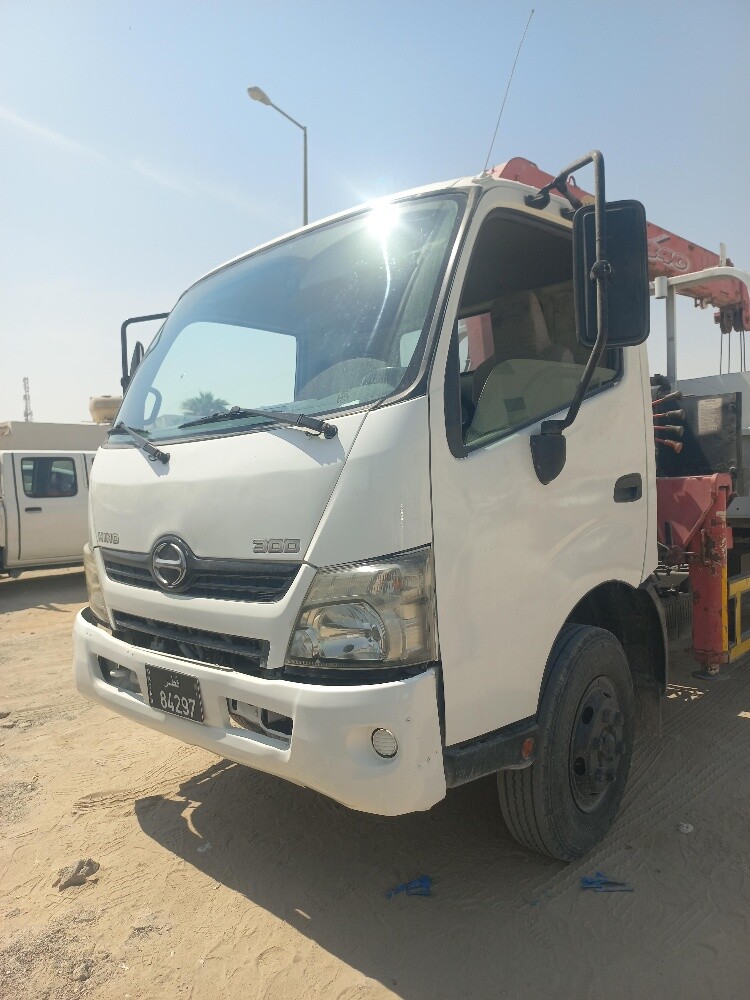 Hino truck + crane - 5