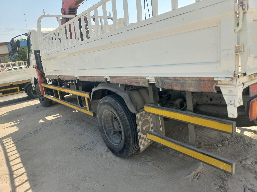 Hino truck + crane - 8