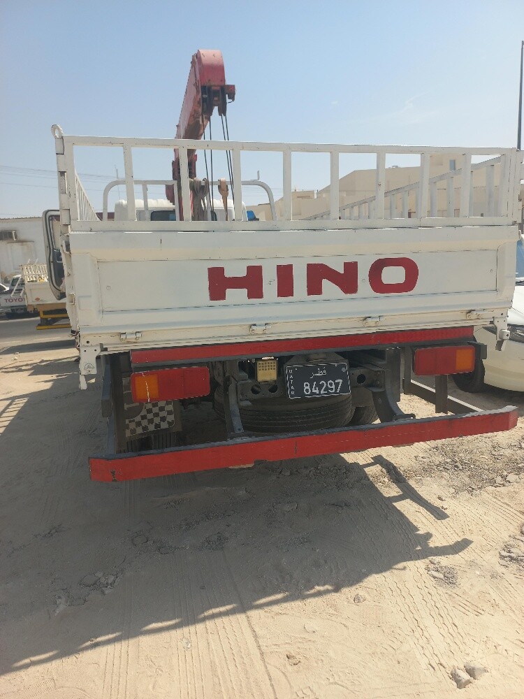 Hino truck + crane - 10
