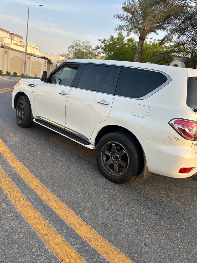 car  Nissan patrol  - 3