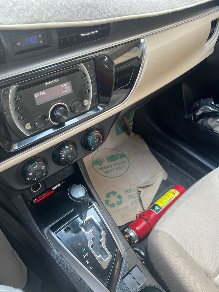 Toyota corolla 2014  - 10