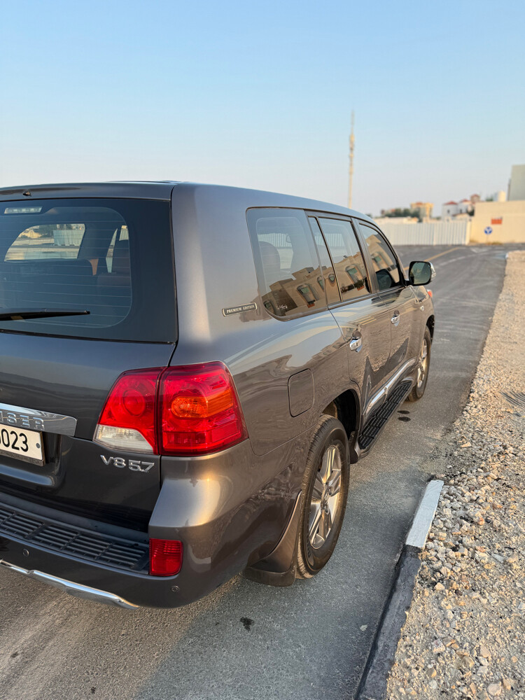 land cruiser premium edition - 4