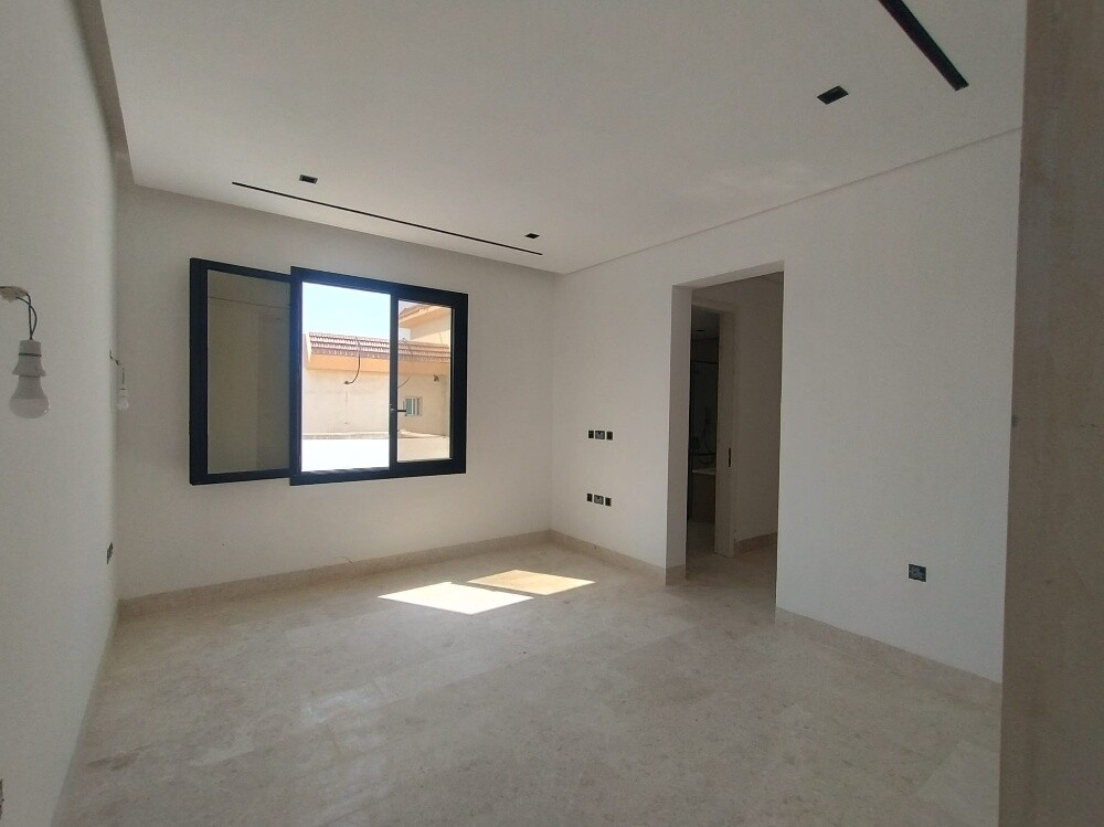 فيلا جديدة بالدحيل 480م - 11
