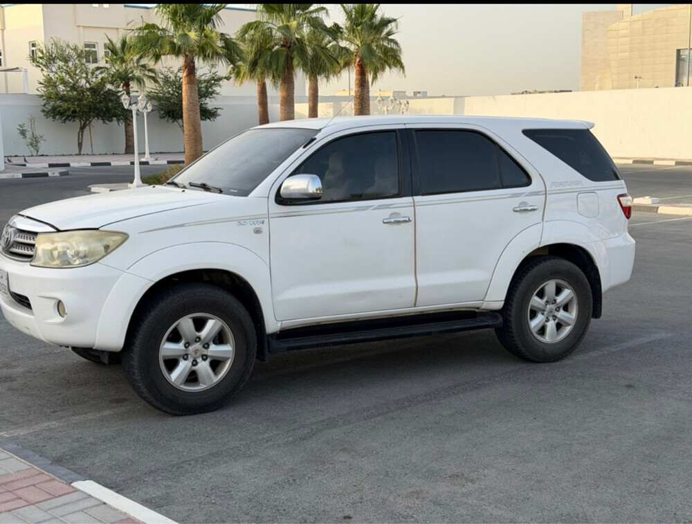 fortuner 2010 - 1