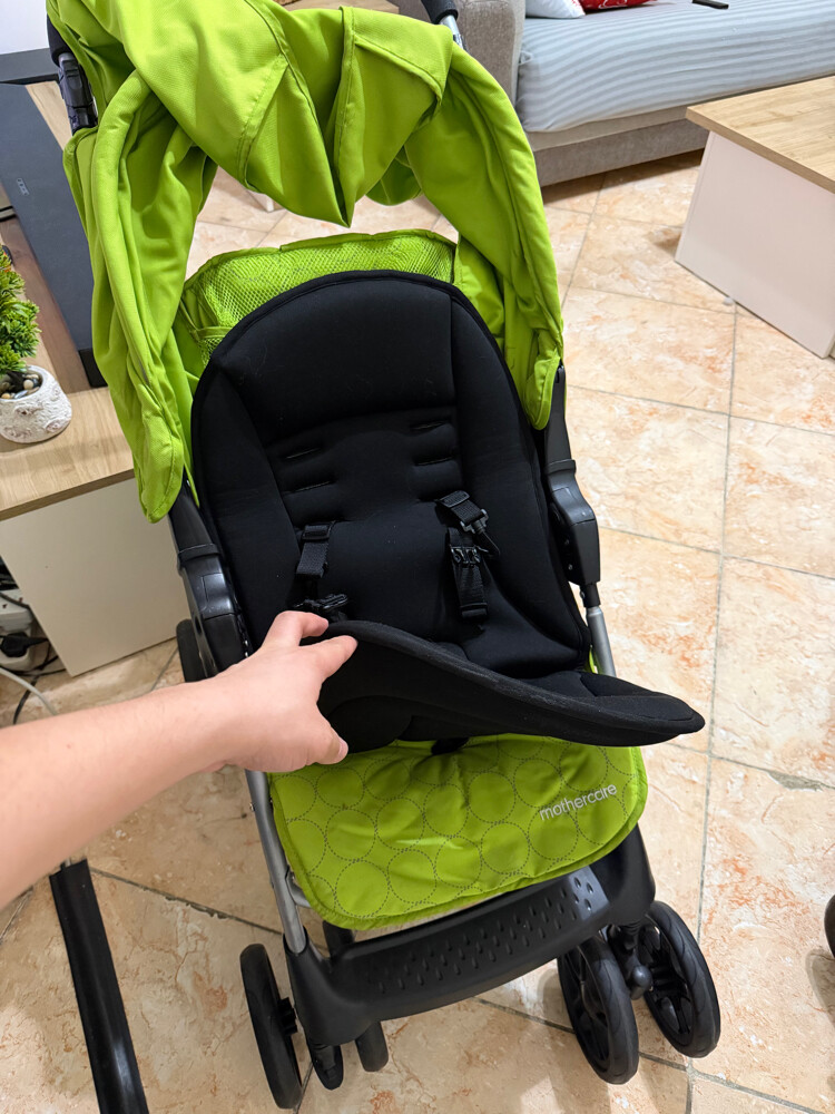 Mothercare Stroller/Juniors Carseat - 3