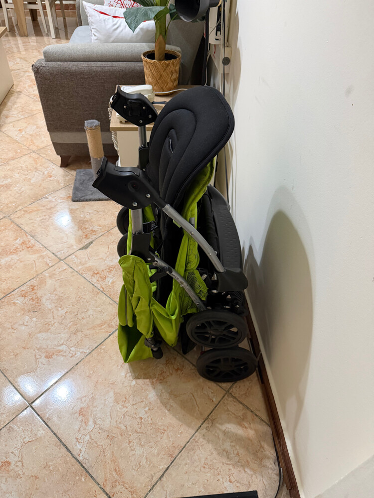 Mothercare Stroller/Juniors Carseat - 4
