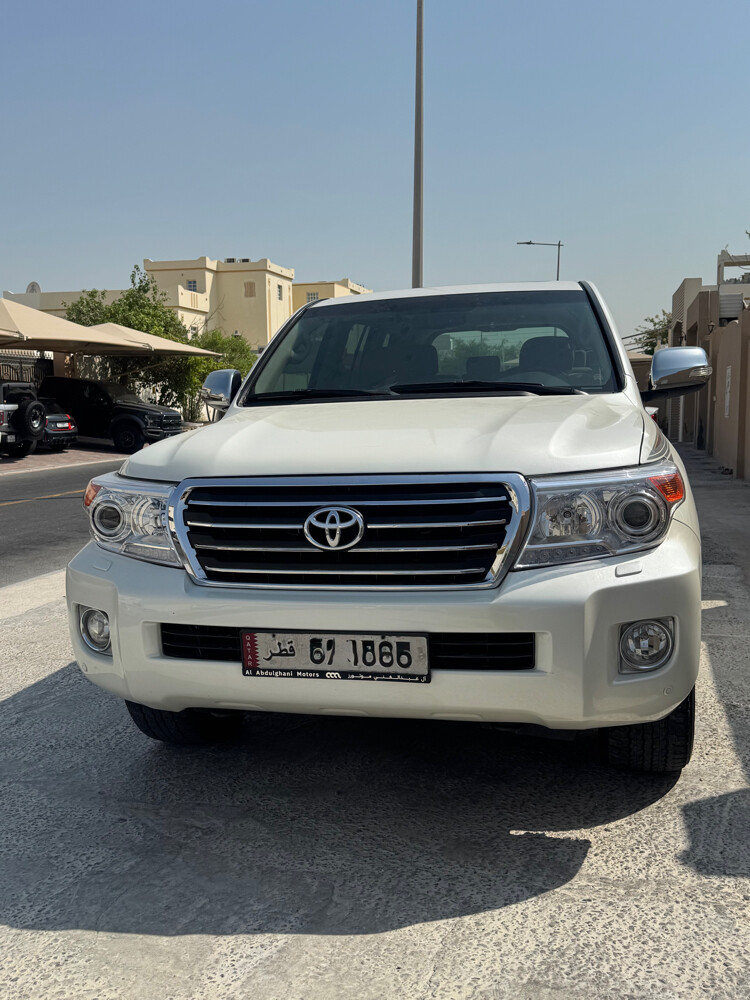 landcruiser GXR v8 - 1