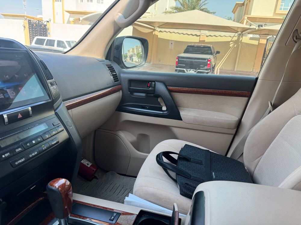 landcruiser GXR v8 - 2